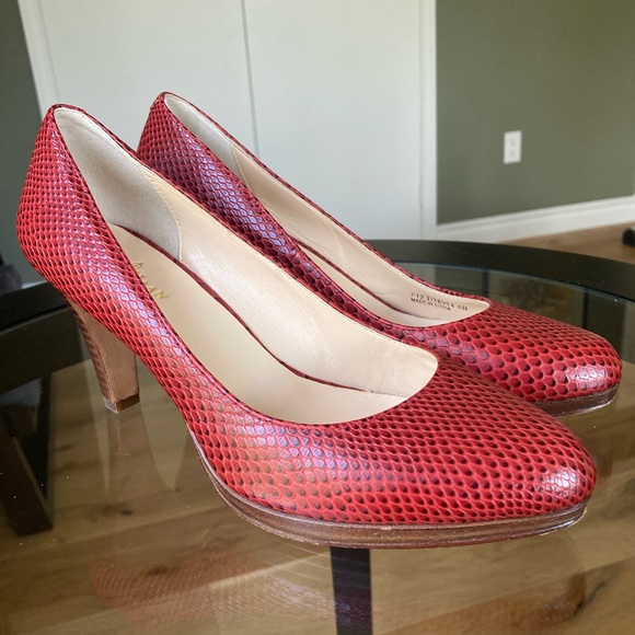 COLE HAAN Sz 6 B Bethany Grand OS Snakeskin Embossed Pumps Heels D38994 Red - Picture 2 of 14
